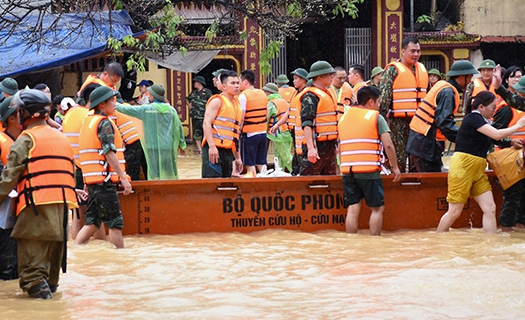 Quân đội thể hiện trách nhiệm, tình cảm với nhân dân trong ứng phó thiên tai